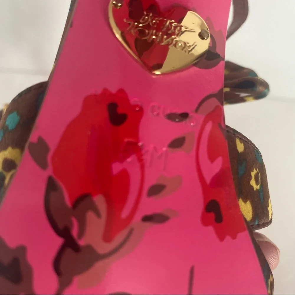 Y2K Betsey Johnson Braided floral t strap heel Size 5 - Picture 9 of 9